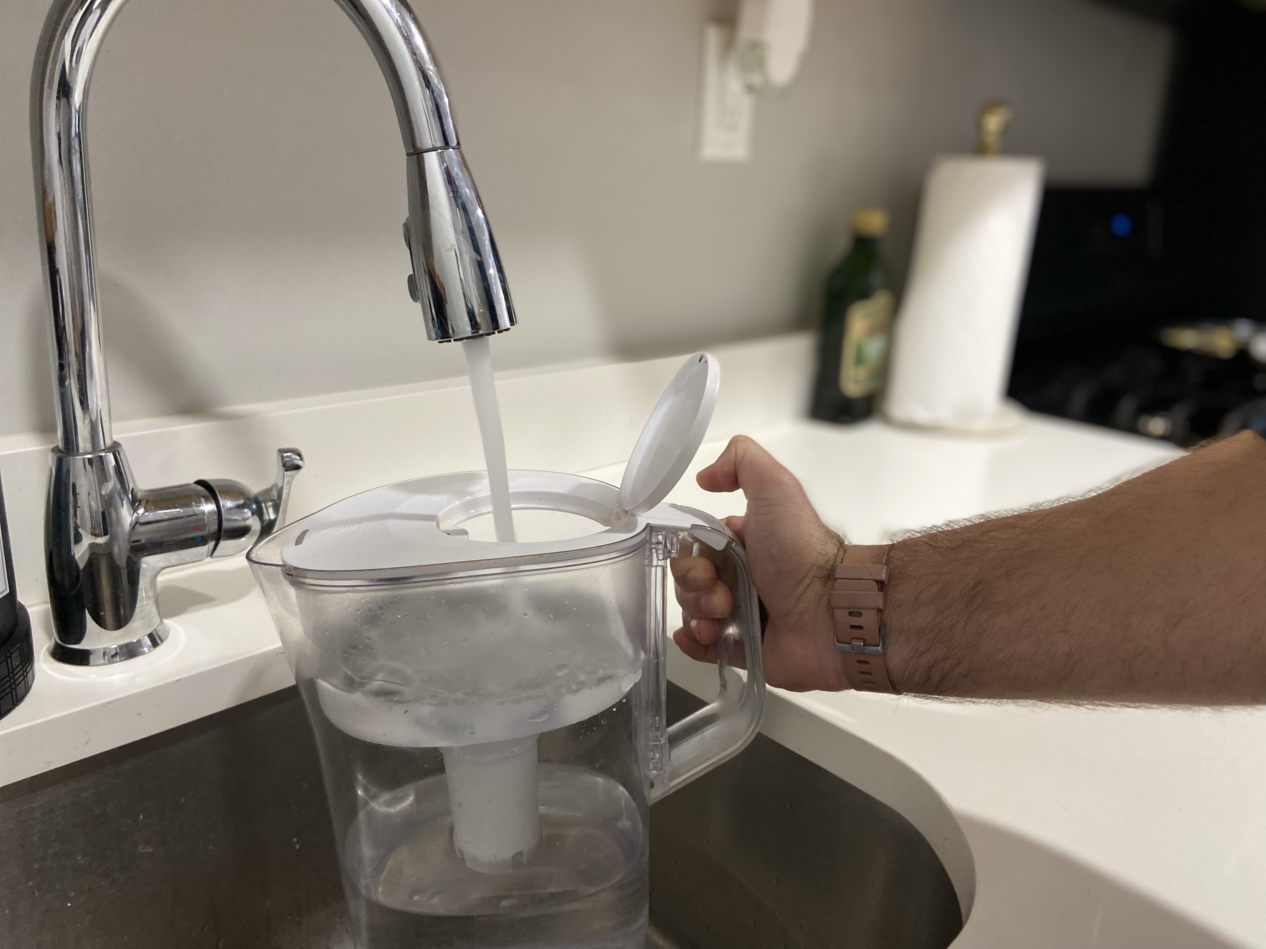 How Long Does It Take A Brita Pitcher To Filter Water? (Tested)